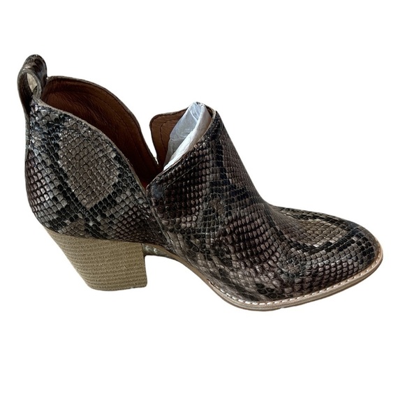 JEFFERY CAMPBELL SHARK SNAKE-EMBOSSED LEATHER ANKLE BOOT - NIB! - Picture 9 of 12